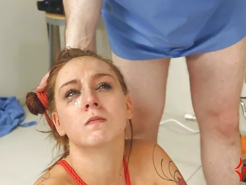 Busty रेडहेड MILF ले ...