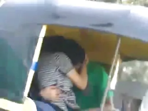 उल्टो पोजमा निलम्बित ...